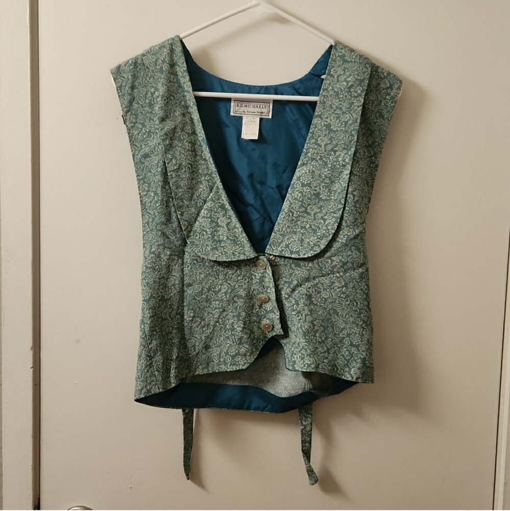E.D MICHAELS Vest size 4 rayon